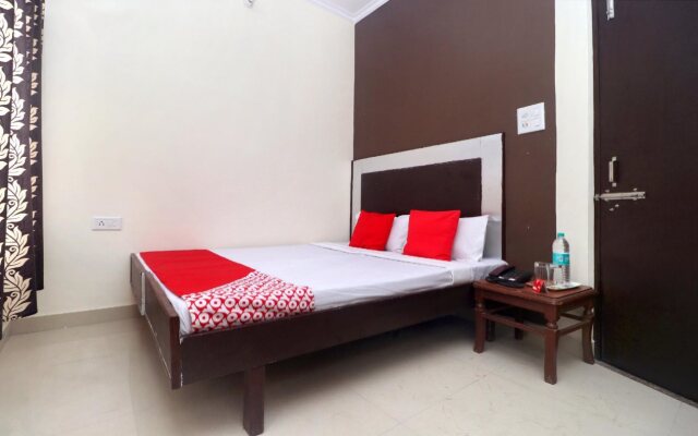 OYO 19355 Blessing Guest House