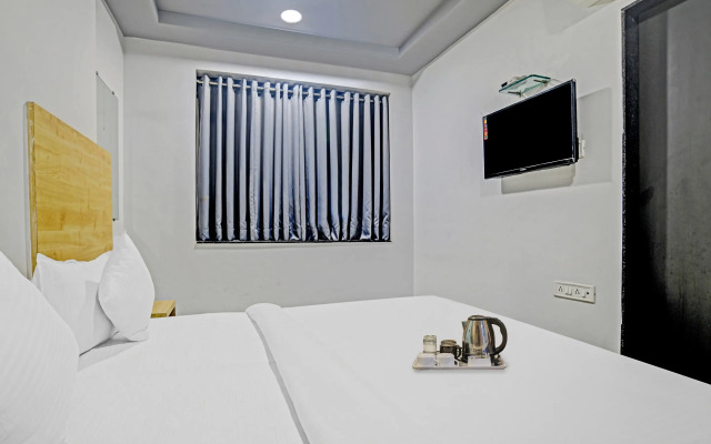 OYO 81349 Townhouse Friends Inn