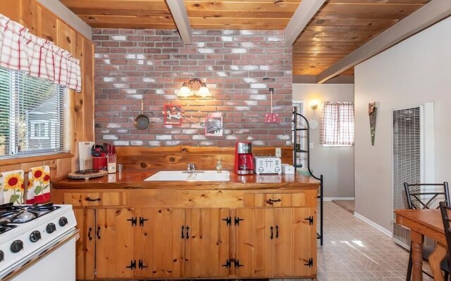 044 - Lazy Bear Chalet