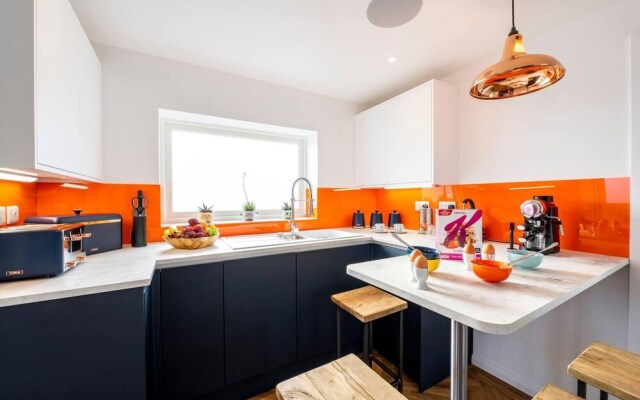 Luxurious 2 Bedroom Apartment With Estuary View