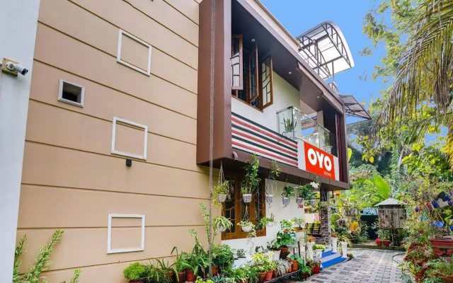 Oyo Flagship 702272 Vaishnavam Residency