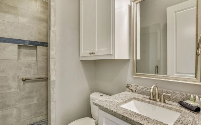 Salty Blue Mermaid by Ryson Vacation Rentals