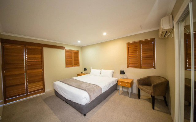 The Cosmopolitan Motel and Serviced Apartments