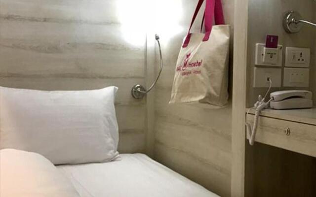 Mariya Lady Hostel At Suvarnabhumi Airport - Female Only