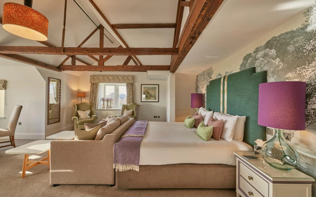 Wivenhoe House Hotel
