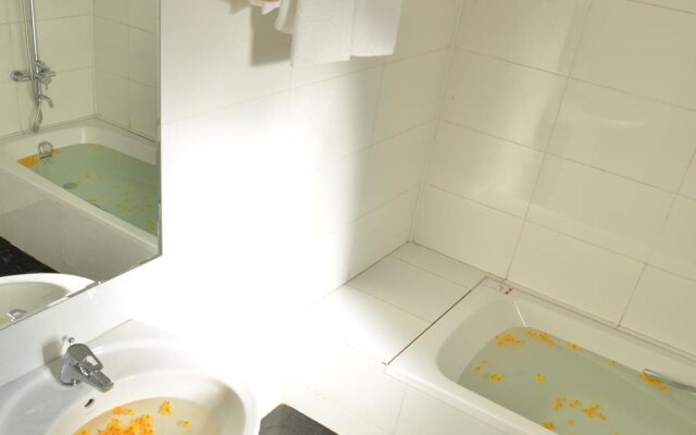 Golden Guest Hotel