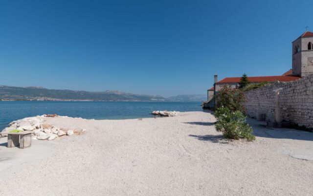 Apartment Mornar Trogir/Arbanija 18591
