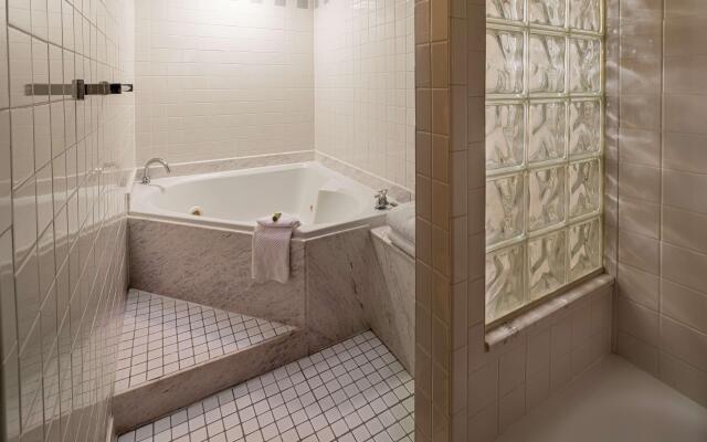 Hilton Cincinnati Netherland Plaza
