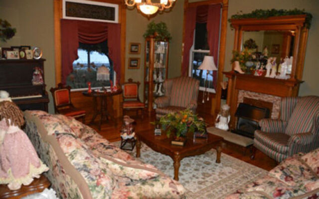Country Doll House Bed And Breakfast