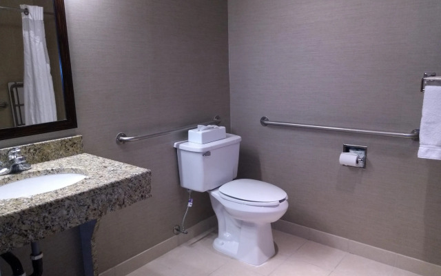 Holiday Inn Express & Suites Waterford