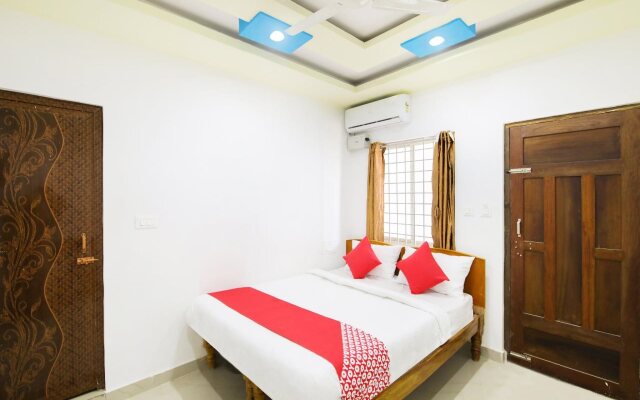C Seasons Inn By OYO Rooms