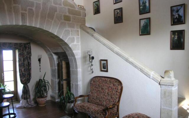 Manoir Courtyard cottage rental Vendee