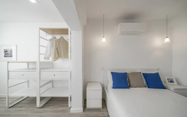 Drapes Design Apartments I by An Island Apart