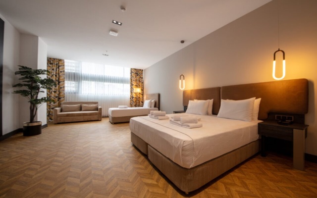 V Center Hotel