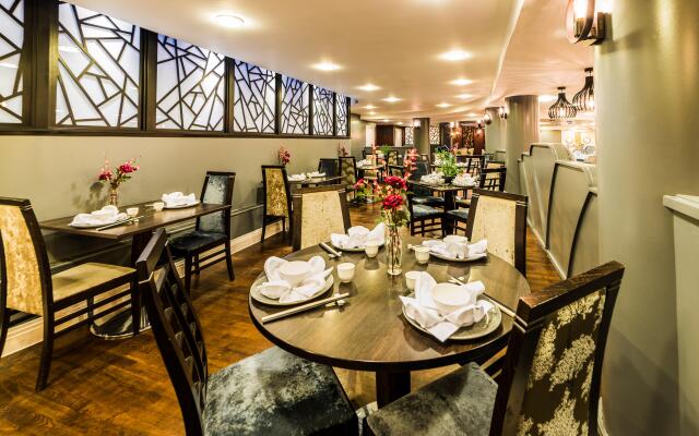 Crowne Plaza Liverpool - John Lennon Airport by IHG