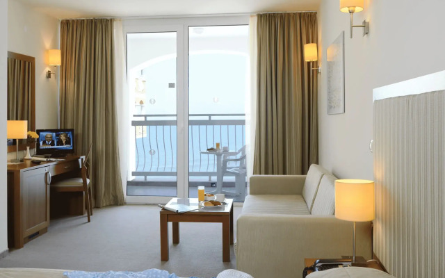 Sol Luna Bay Resort