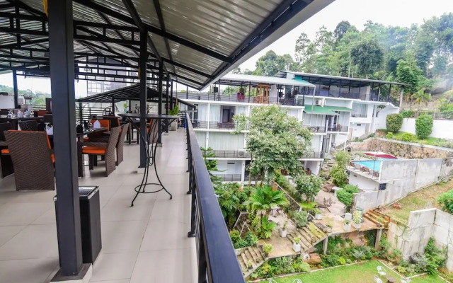 Capital O 404 Lagone Resort