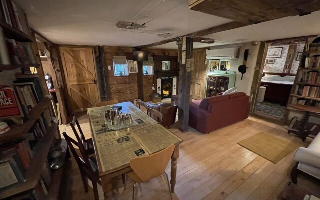 Remarkable Boultons Barn With hot tub