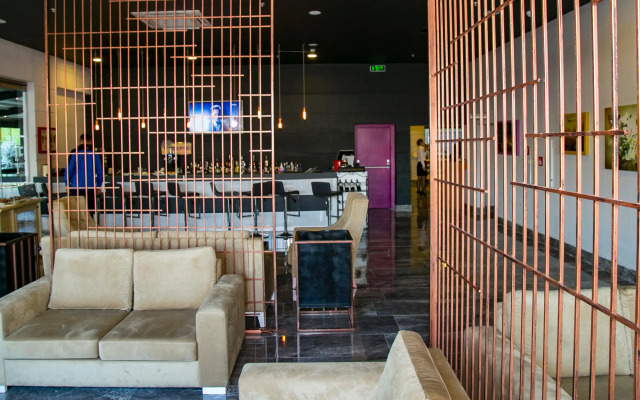 Mayi Hotel