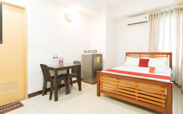 RedDoorz Hostel near Lyceum University Gen.Trias Cavite - Vaccinated Staff