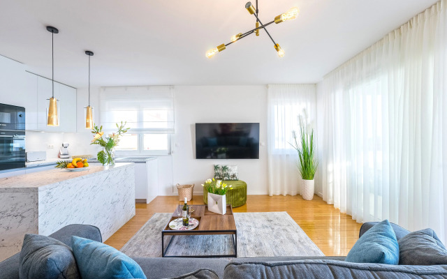 Sunset apartment with private pool and jacuzzi