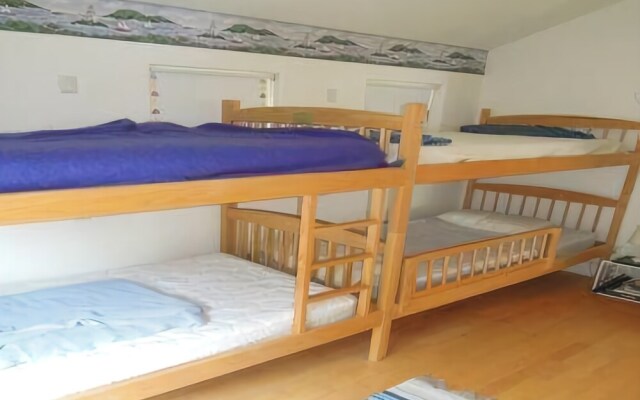 Oak Point Cottage - Three Bedroom Home