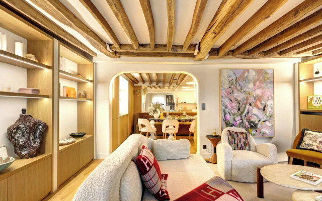 Champs Elysees AC Luxe with Terrace