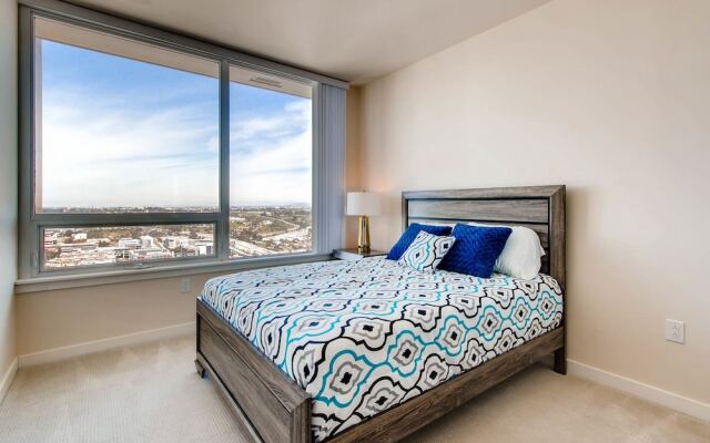 Beautiful 3 Bedroom Luxury Bldg