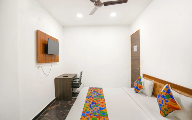 FabHotel The Grand Suite