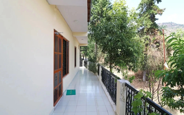 OYO Home 13666 Modern 3BHK