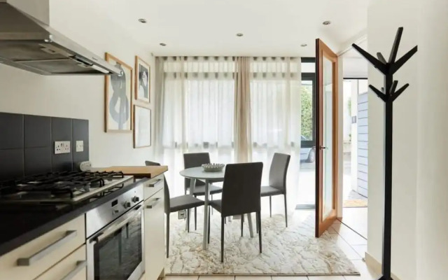 The Islington Place Stunning 2bdr House
