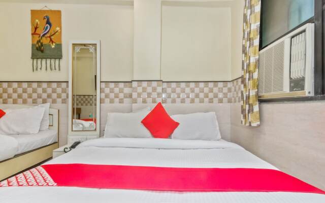 OYO 22048 Trio Hotel