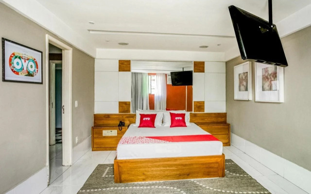 OYO Nobs Hotel, São João de Meriti