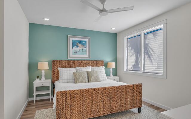 Palm Walk at Sunflower Beach