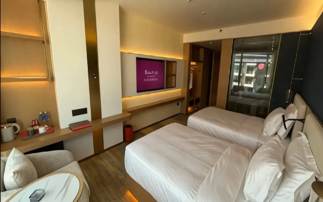 Ramada By Wyndham Vientiane Central