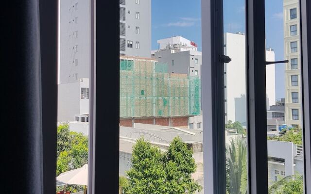 Elly Apartment