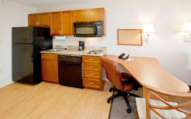 Candlewood Suites Champaign-Urbana University Area, an IHG Hotel