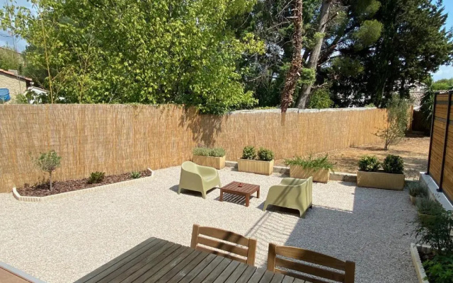 Bel appartement avec terrasse et beau jardin classé 1 étoile