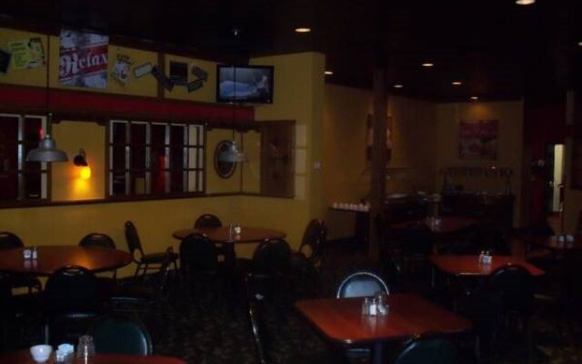 Gladstone Inn & Suites