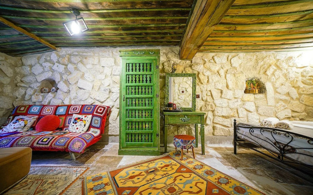 Aysel Inn House