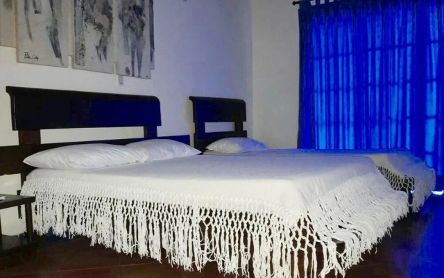 Hotel Tropical Inn