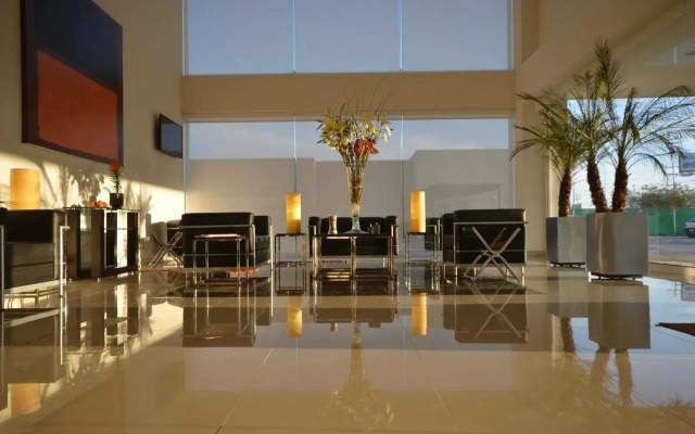 Hotel Misión Express Monterrey Aeropuerto La Fe
