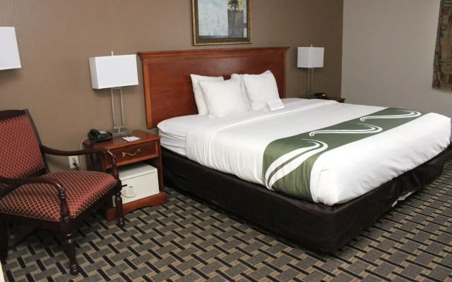 Quality Inn & Suites Detroit Metro Airport
