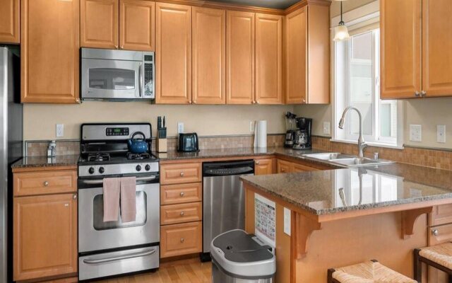 Seattle Vacation Home: Life's A Game
