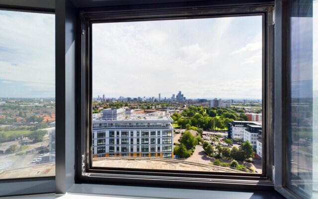 Superb 2BD Apartment in Salford With a View