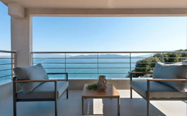 Del Mare Suites