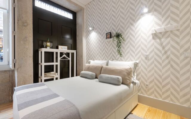 Sol Modern Studio at Batalha Metro