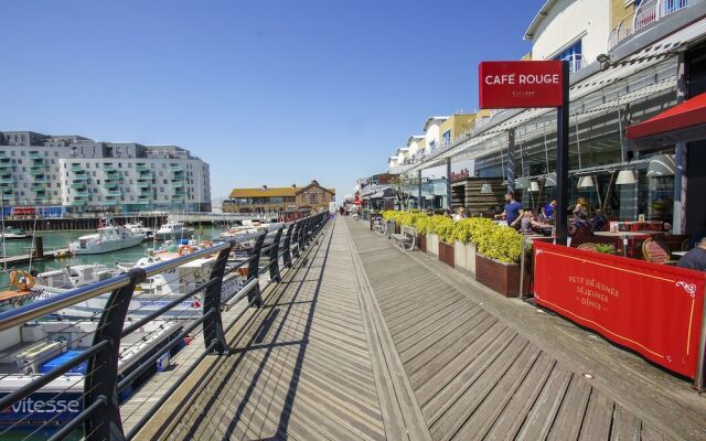 Britannia Harbour View Parking by Brighton Holiday Lets
