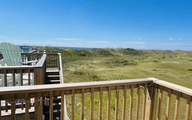 7 Safe Harbor Studio Bedroom Condo by RedAwning