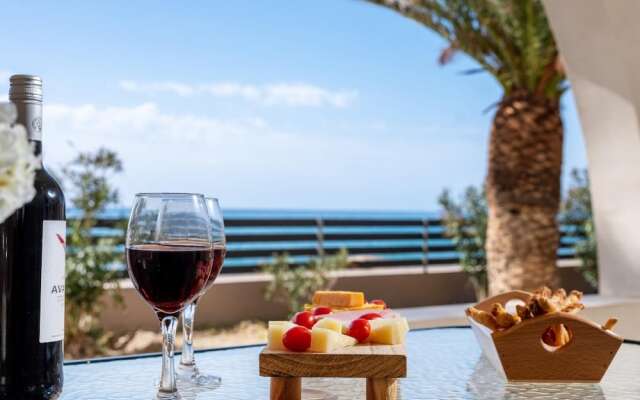 Atalanti Seaside Junior Suites